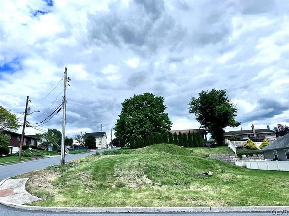 3111 S 7th Ave, Whitehall, PA 18052
