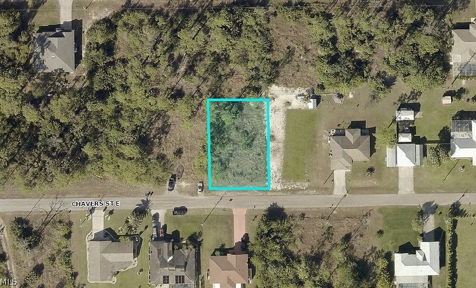 1st image of 725 Chavers St