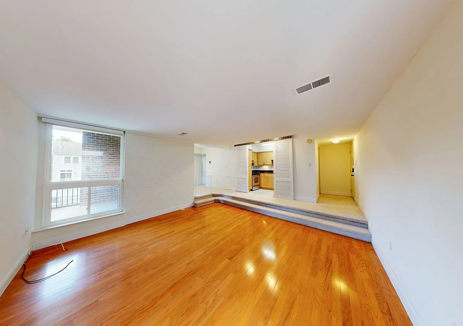 Fresh & Ready 1 Bed + 1 Bath All Utilities Included — Photo 2