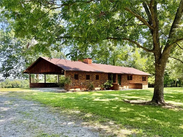 6494 W Us Highway 64, Lexington, NC 27295
