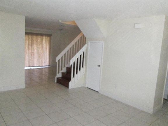 3rd image of 1287 Sussex Dr