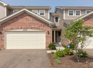 1220 W Lake Dr, Cary, IL 60013