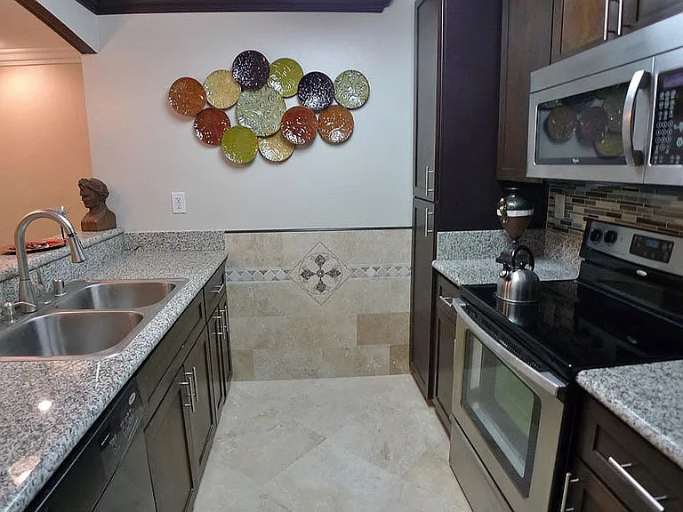 Villa De Adel Apts — Photo 75