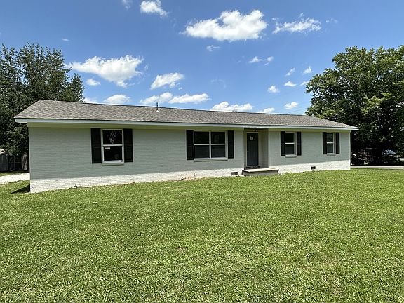 3rd image of 900 Sunset Dr