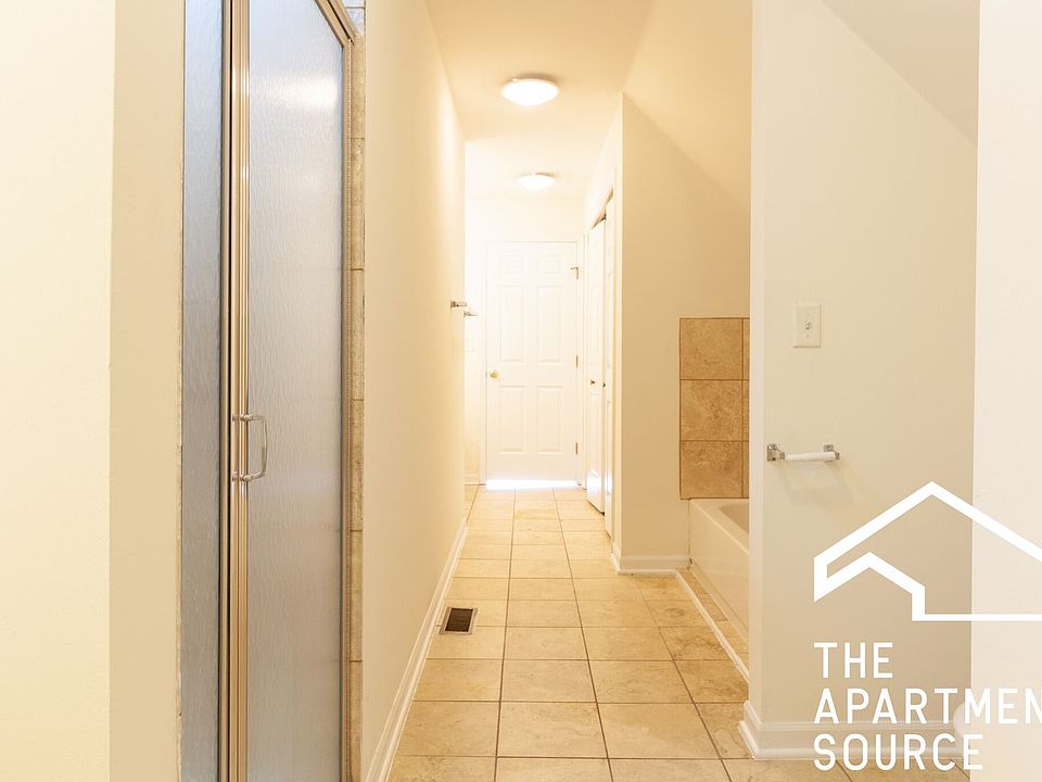 1st image of 2338 N Milwaukee Ave #2F
