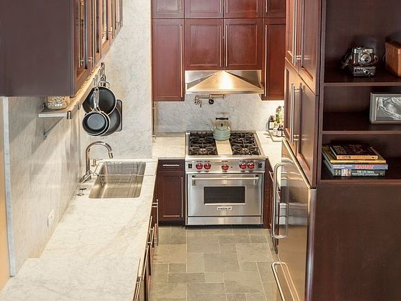 5th image of 372 5th Ave APT 8A