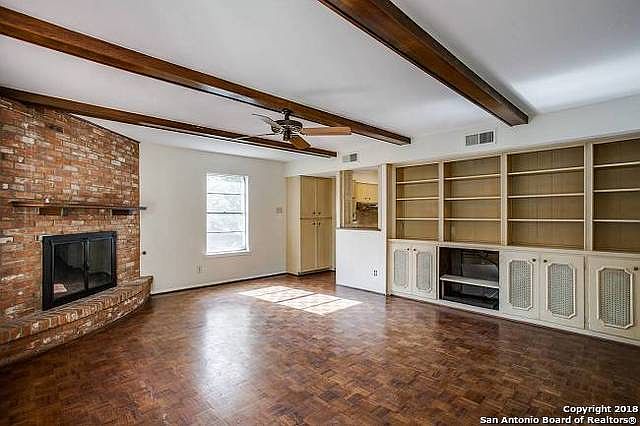 2nd image of 3227 Oakleaf Dr