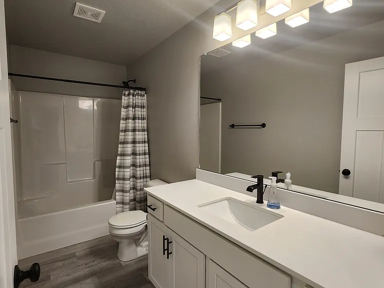 603 NE Pearl Dr — Photo 15