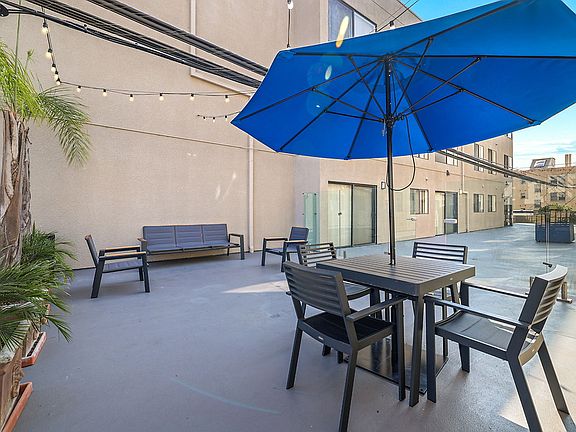 4th image of 914 S Wilton Pl APT 322