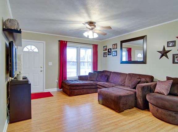 2nd image of 1303 Forest Ave