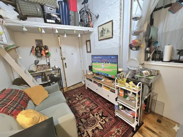 113 Wyckoff Avenue image 2 of 5