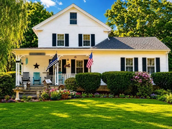 33 Coldbrook Rd, Oakham, MA 01068