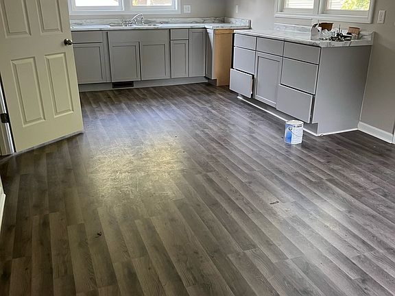 2nd image of 2646 Hanson St