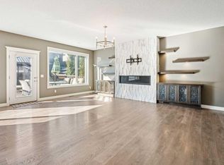 383 Evansglen Dr NW, Calgary, AB T3P0X7