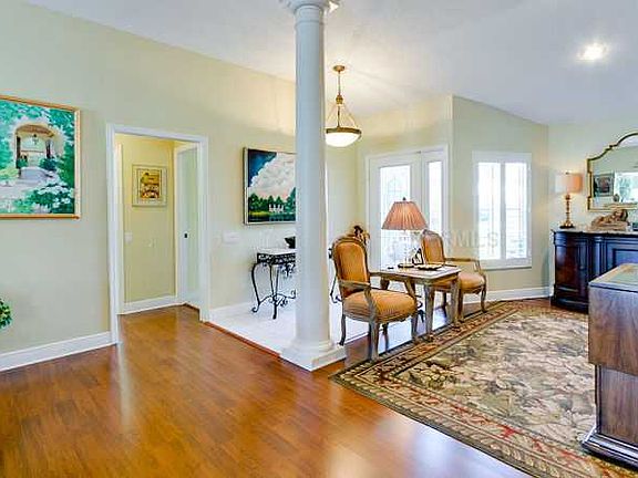 3rd image of 7550 Fairlinks Ct