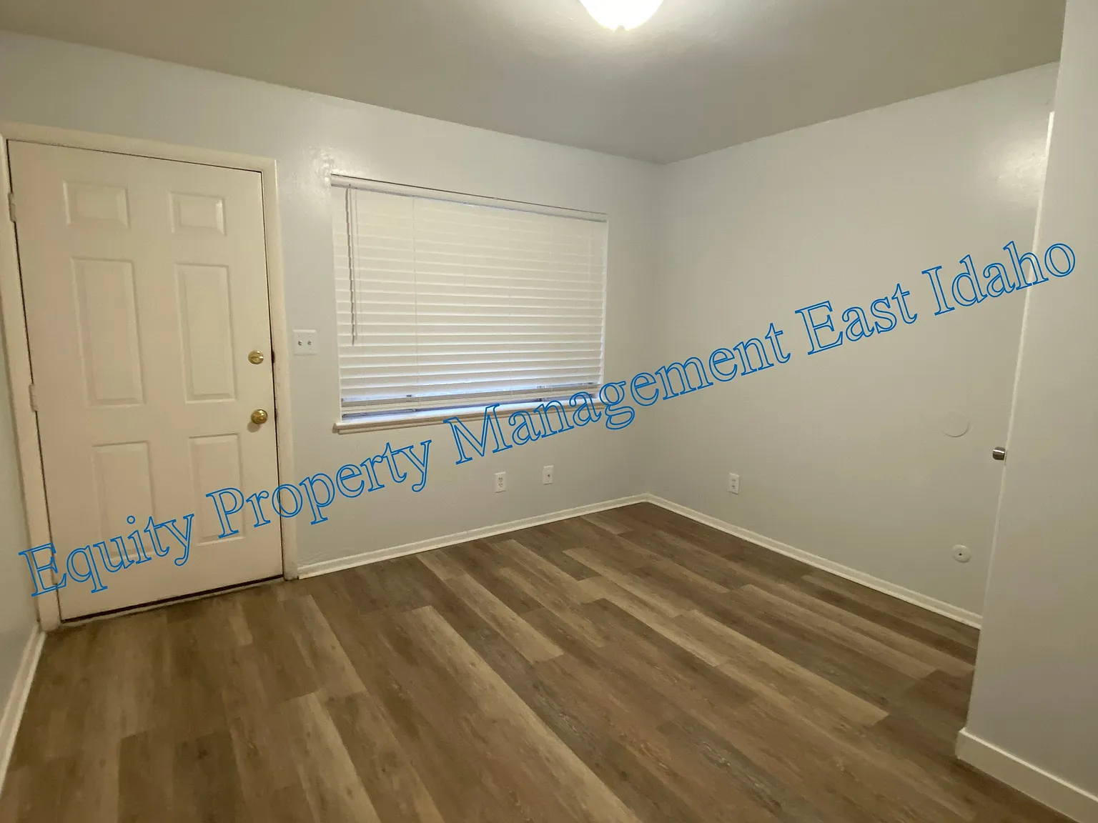 ID - 1070 McKinley Ave - LB - 8 — Photo 2