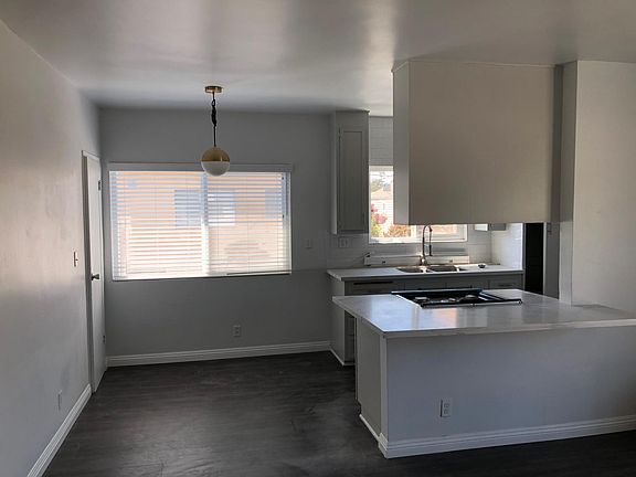 3rd image of 10909 Morrison St APT 8