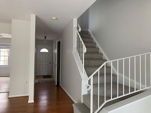 4th image of 9853 Oakdale Woods Ct