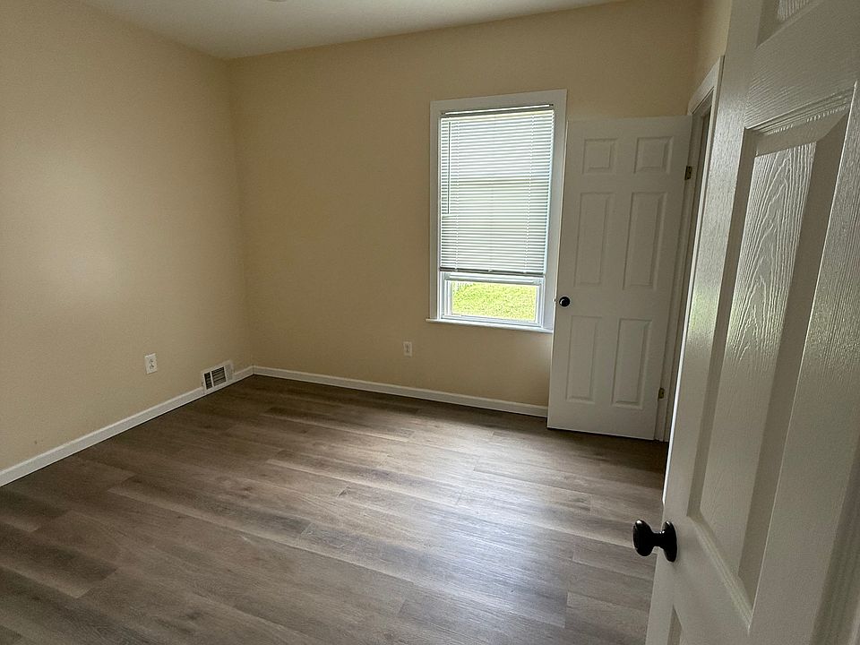 1st image of 613 Plymouth Pl #1
