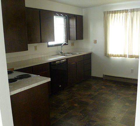 eating space in the kitchen 