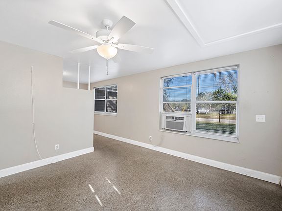 3rd image of 1611 Rainbow Ave