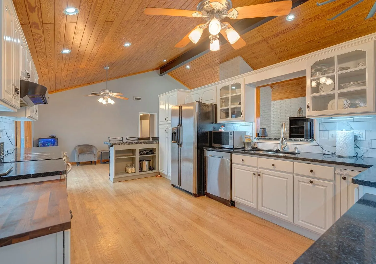 Open Floor Plan Home with Fenced Yard and Excellent Location — Photo 1