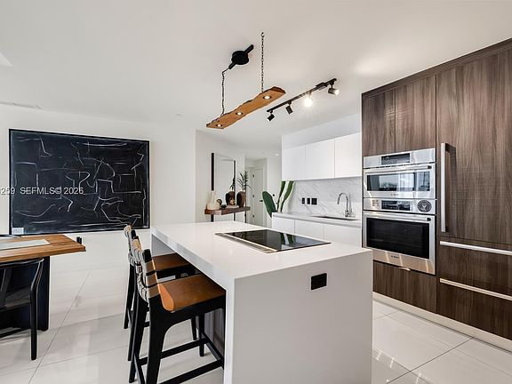 5th image of 851 NE 1st Ave #3403