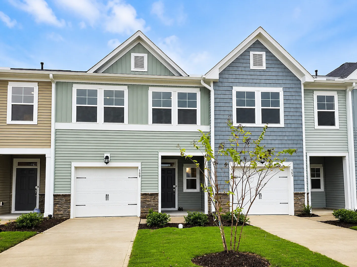 3 bed, 2.5 bath, 1600 sqft, $1,600 — Photo 1