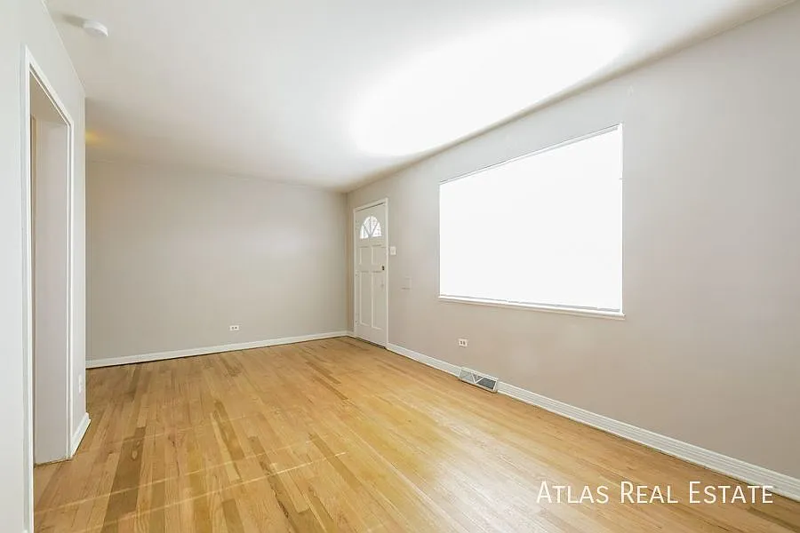 Charming One-Bedroom, One-bath with the option to rent a detached GARAGE in Commerce City!! — Photo 3