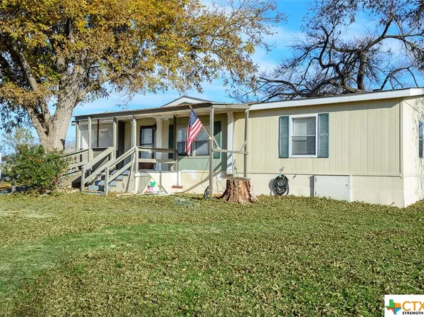 317 E Travis St, Holland, TX 76534