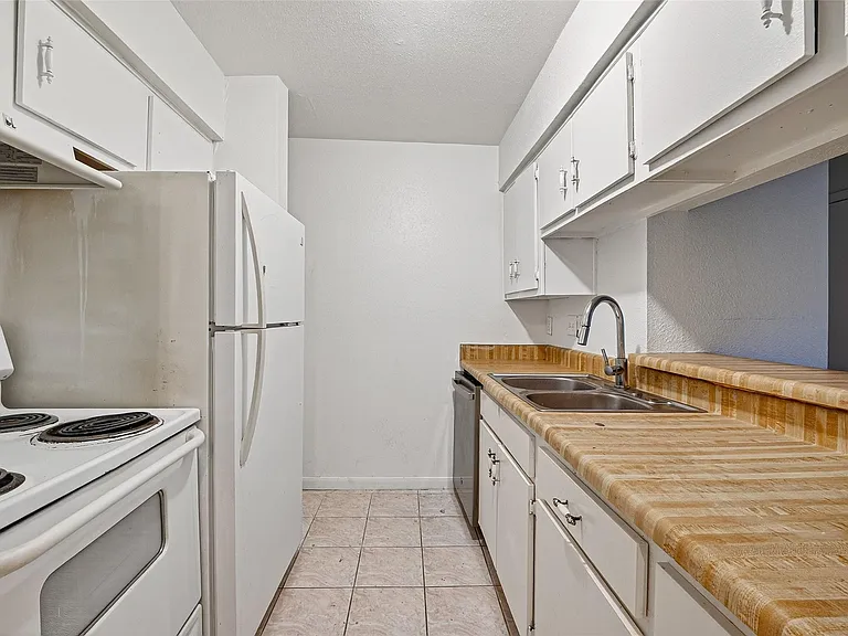7200 Clarewood Dr #1904 — Photo 9