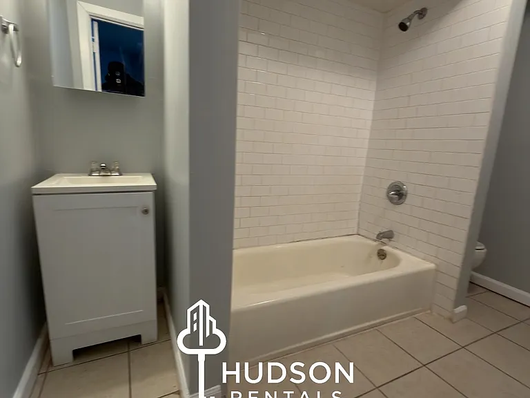 366 Forrest St #3 — Photo 4