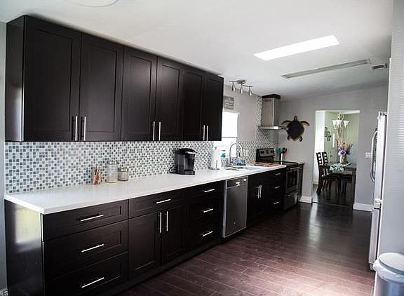 5th image of 3075 12th Ave NE