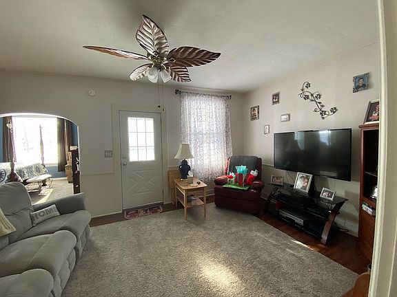 2nd image of 219 E Jennings St