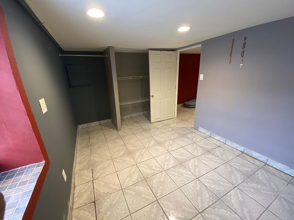1st image of 2112 W 24th St Building 1