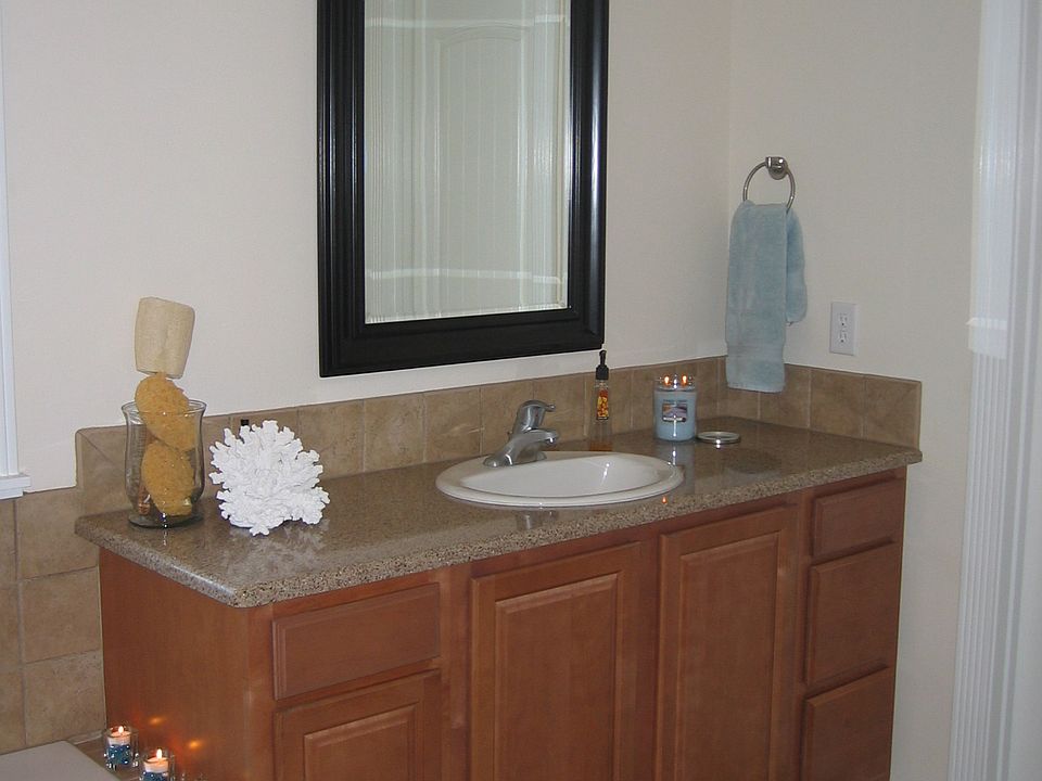 Master Bath - 2 vanities