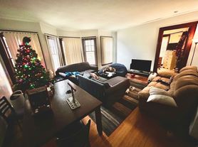 1039 Baldwin - Varsity Management