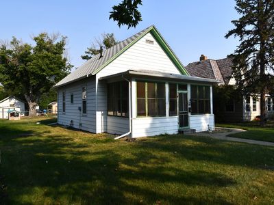 616 S Sargent Ave, Glendive, MT, 59330