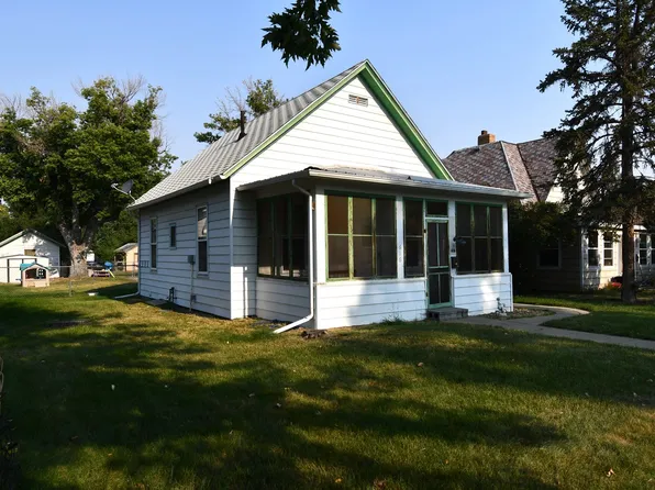 616 S Sargent Ave, Glendive, MT 59330