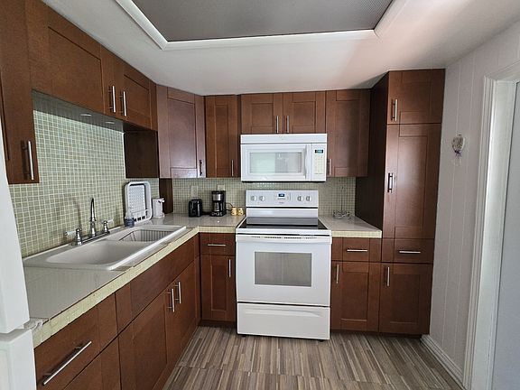 4th image of 4851 W Gandy Blvd