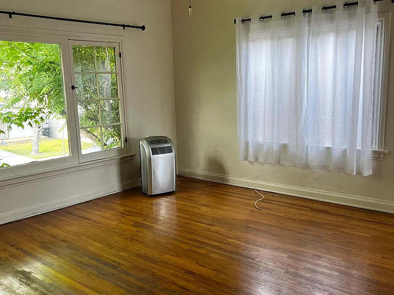 222 N Chevy Chase Dr #5 — Photo 10