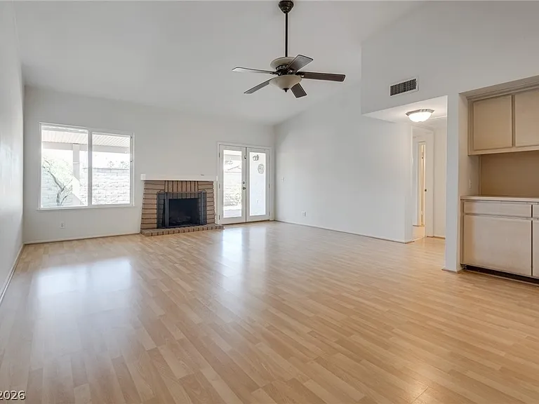 2504 Sidonia Ave — Photo 6