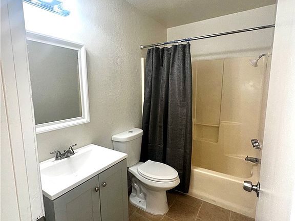 4th image of 11661-11663 White Ave #6