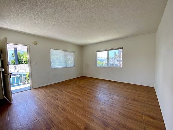 4th image of 30 Rose Ave APT 1
