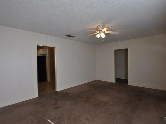 4th image of 803 Noble St