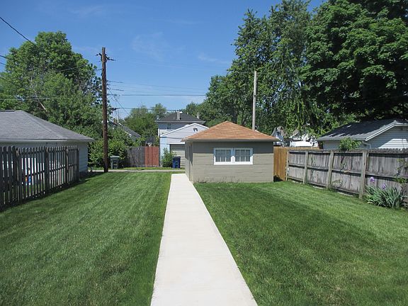 2nd image of 2457 Nill Ave
