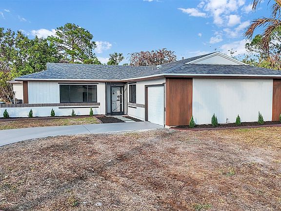 3rd image of 257 SW Cherryhill Road