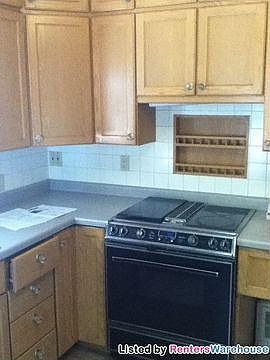 4th image of 828 N Benton Dr