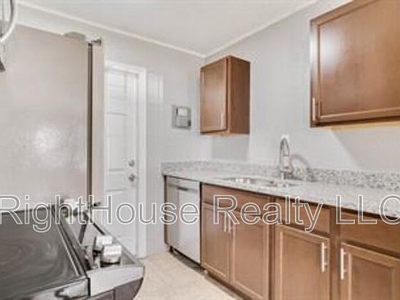 5th image of 1086 Hibiscus Ct APT 34