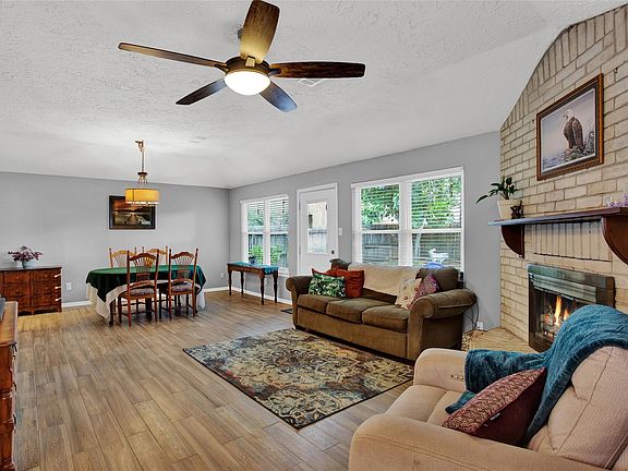 4th image of 526 Country Ln
